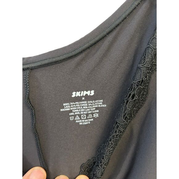 NWT SKIMS FITS EVERYBODY CORDED LACE SLIP DRESS IN ONYX Medium - Picture 6 of 7